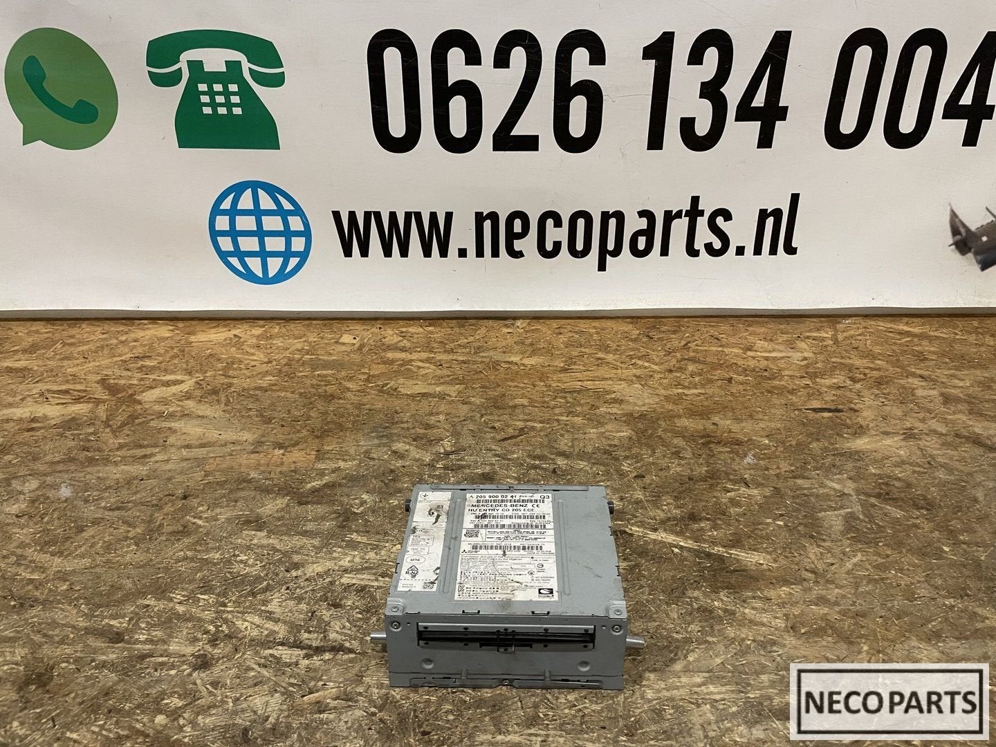 MERCEDES C KLASSE RADIO / CD-SPELER A2059000241 ORIGINEEL, Gebruikt, Ophalen of Verzenden, Achter, -