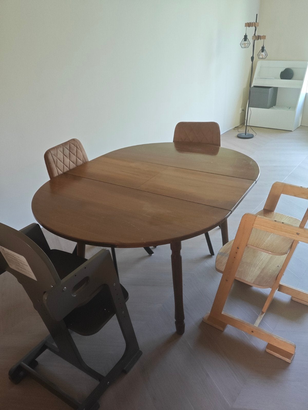 Ronde Houten Uitschuifbare Tafel, Huis en Inrichting, Tafels | Eettafels, Ophalen, Gebruikt, Rond, Vier personen