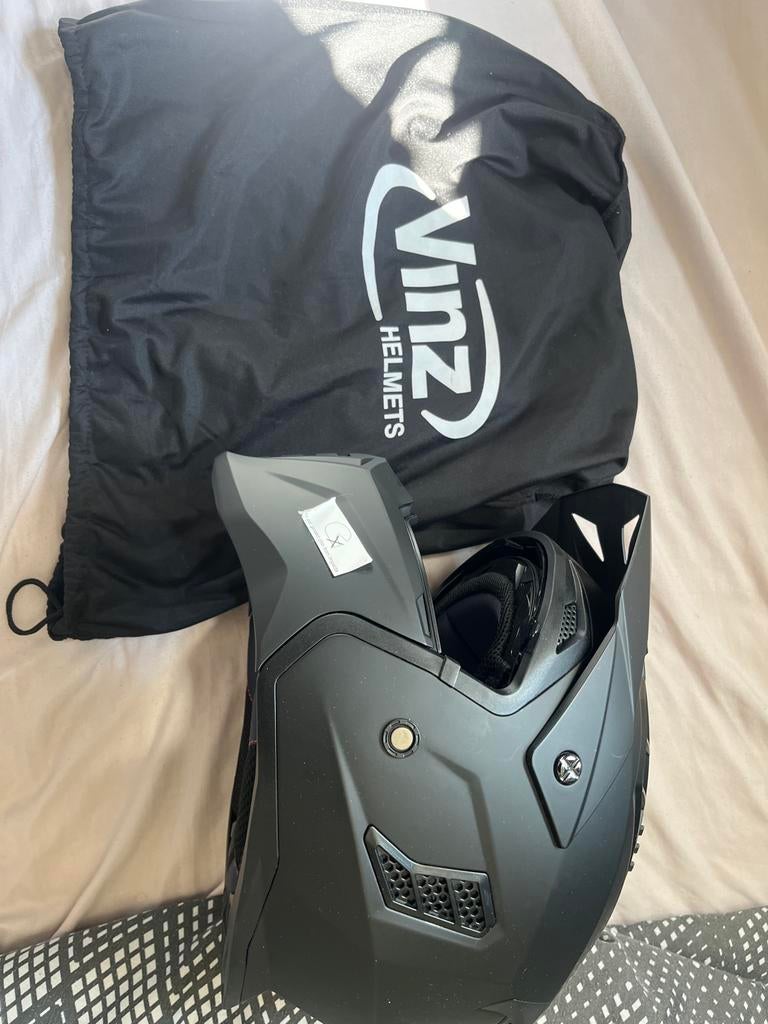 Motorhelm maat S met hoes en reflecterende stickers, Offroadhelm, S, Tweedehands, Ophalen