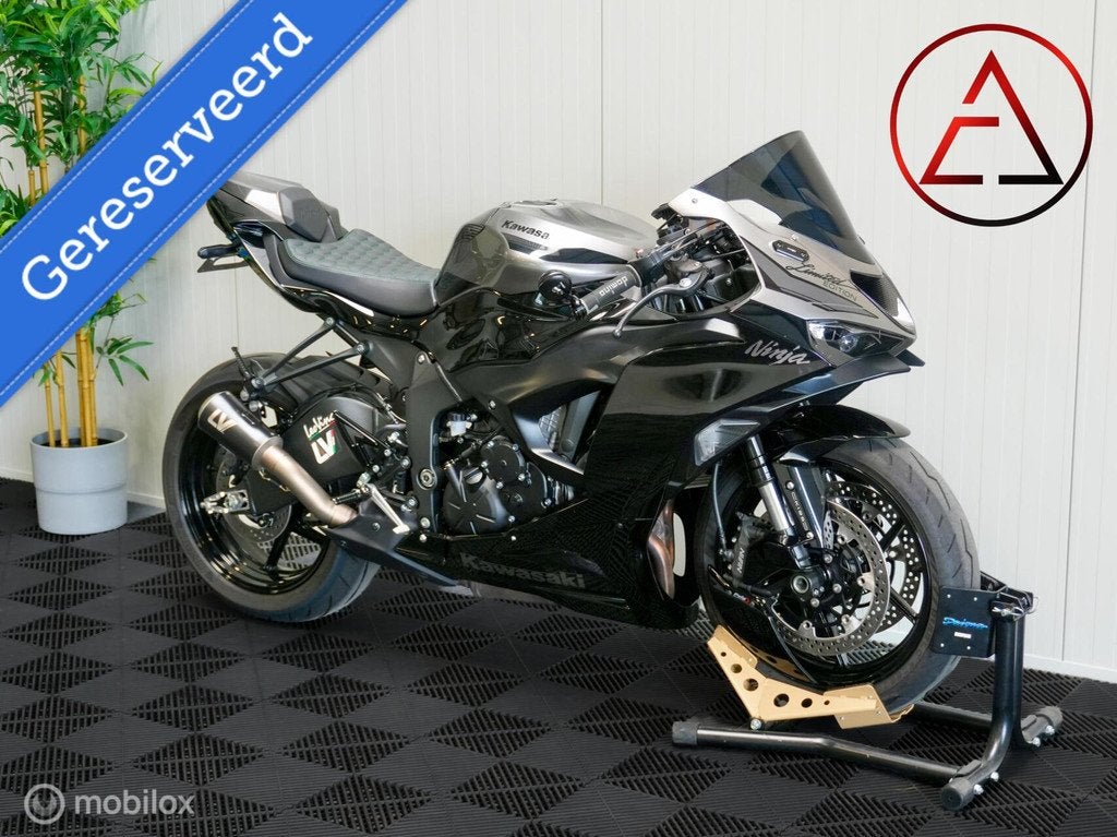 Kawasaki ZX-6R 2024 - LeoVince uitlaat + Puig pakket, 636 cc, Bedrijf, Meer dan 35 kW, 3225LD