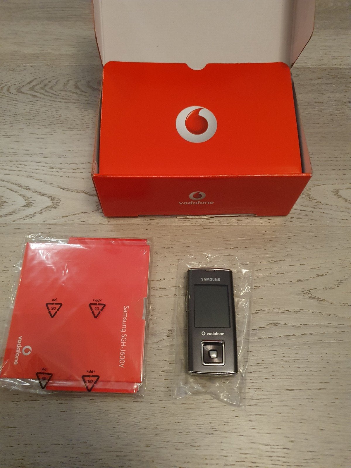 Zeldzame Samsung J600v nieuw in doos, Telecommunicatie, Mobiele telefoons | Samsung, Zwart, Overige systemen, Nieuw, Ophalen of Verzenden