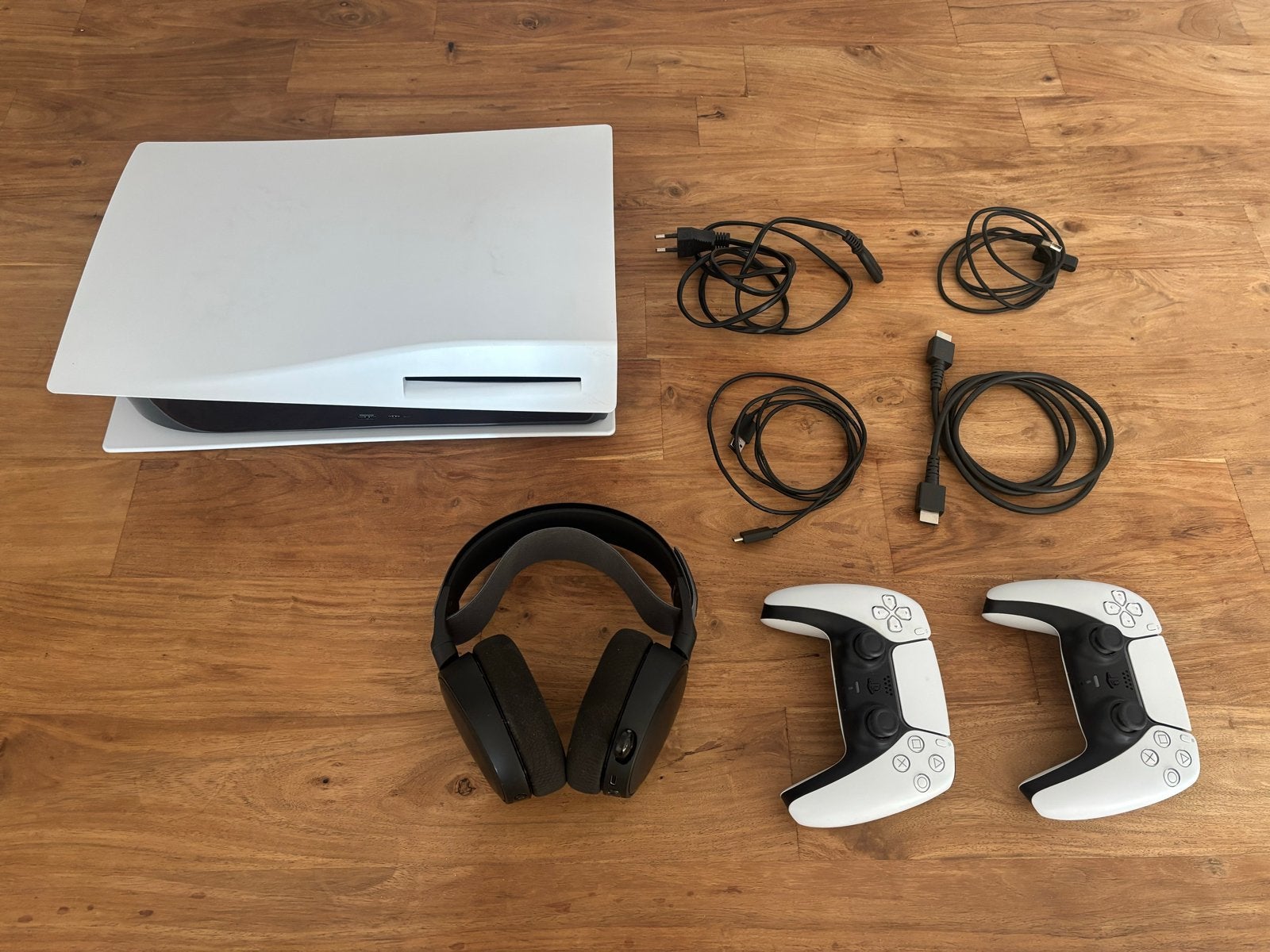 Sony PlayStation 5 Disc Edition met 2 controllers en headset, Spelcomputers en Games, Ophalen, Zo goed als nieuw