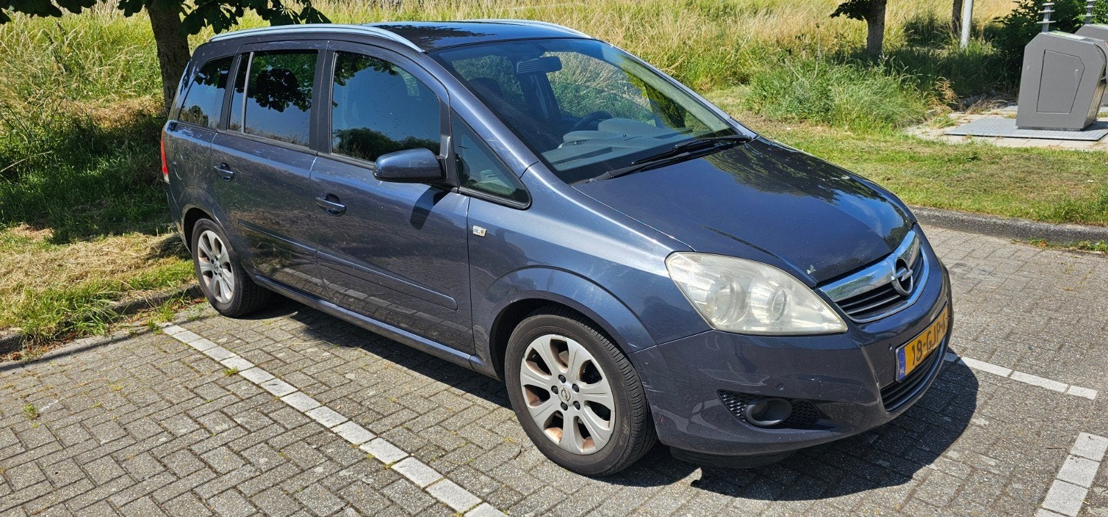 Opel Zafira 1.8 2008 Grijs, Auto's, Opel, Voorwielaandrijving, 4 cilinders, Particulier, 1403 kg