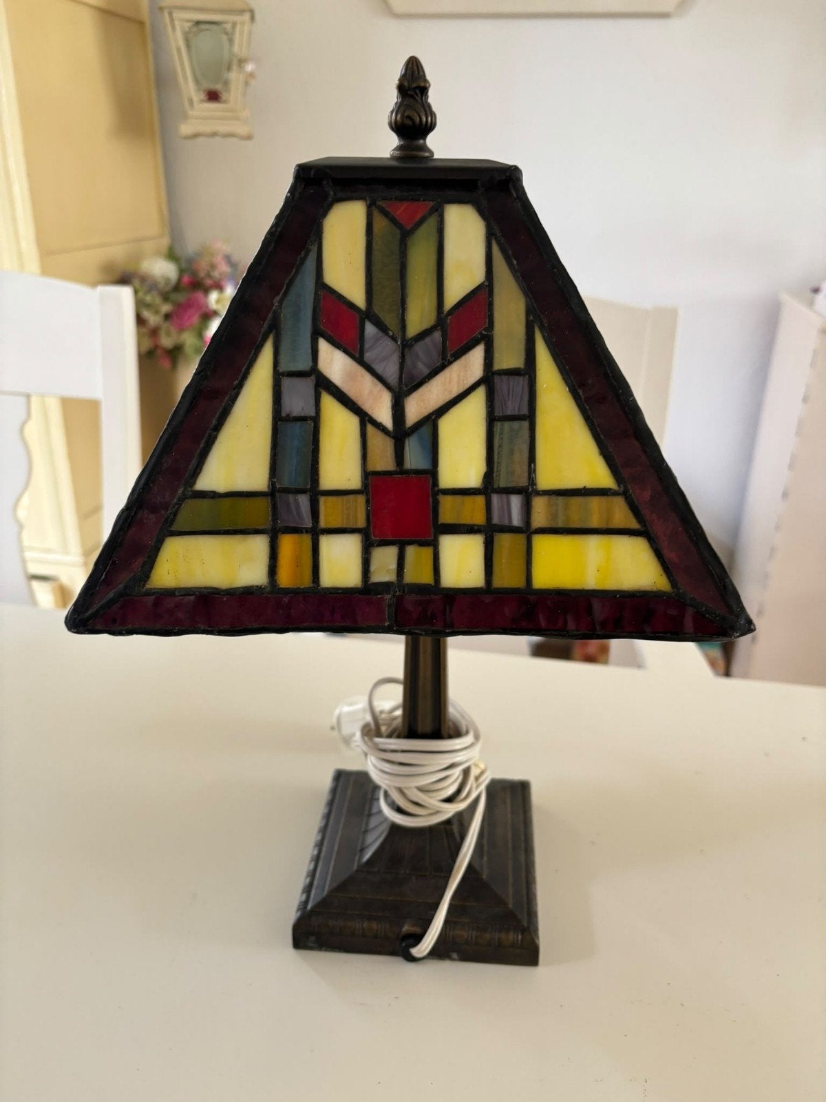 Tiffany Stijl Tafellamp - Gebrandschilderd Glas, Antiek en Kunst, Ophalen of Verzenden