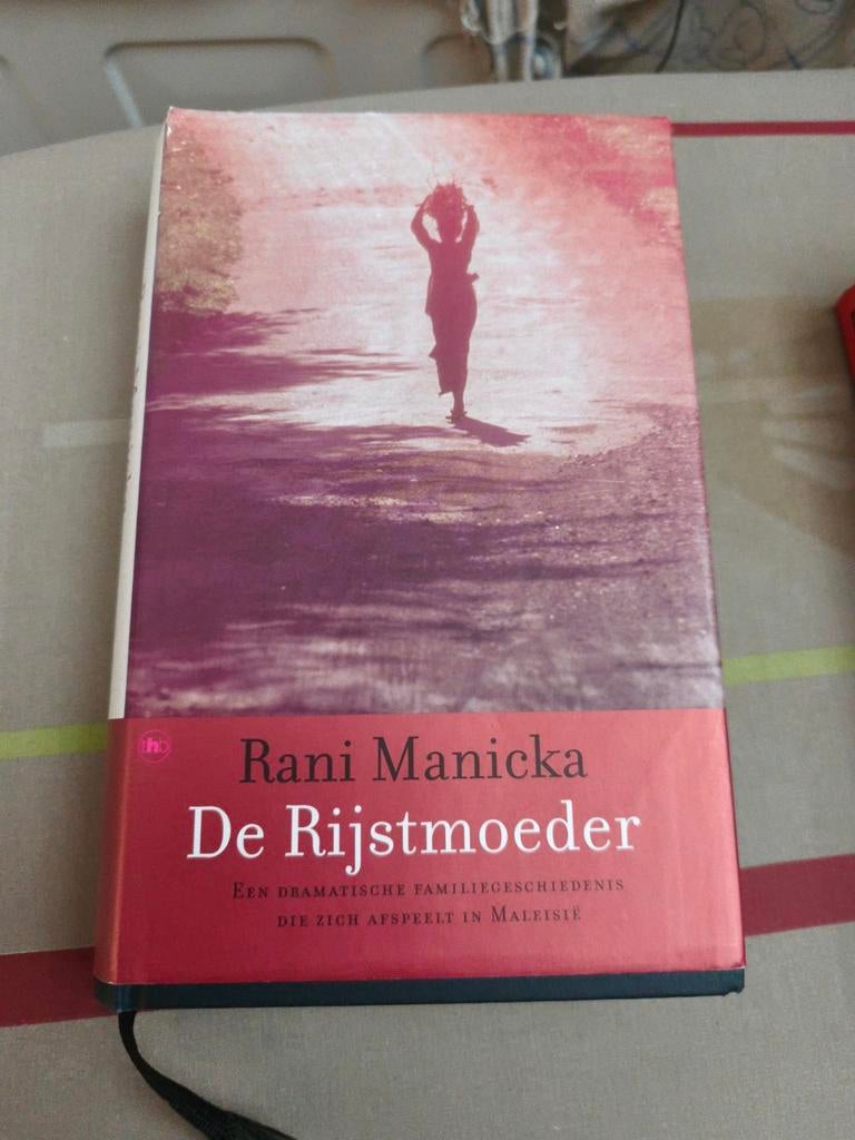 R. Manicka - De rijstmoeder, Ophalen of Verzenden, Zo goed als nieuw, R. Manicka