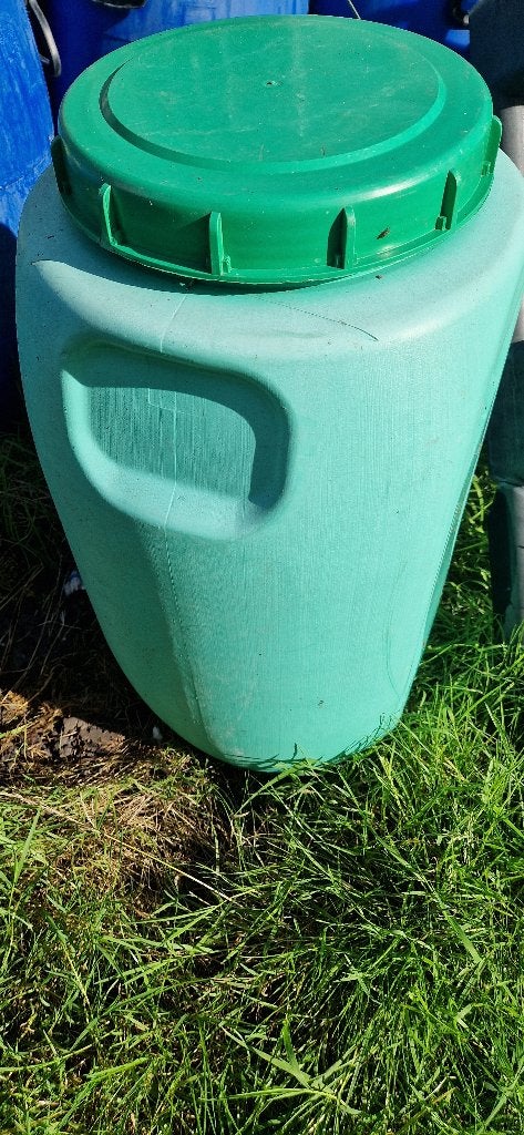 Te koop groene ton voerton met schroefdeksel 50 liter, Dieren en Toebehoren, Ophalen of Verzenden, Overige soorten