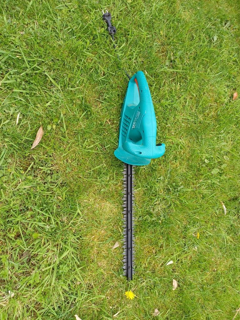 BOSCH HEGGENSCHAAR 1 KEER GEBRUIKT., Tuin en Terras, Heggenscharen, Ophalen, Zo goed als nieuw, Elektrisch