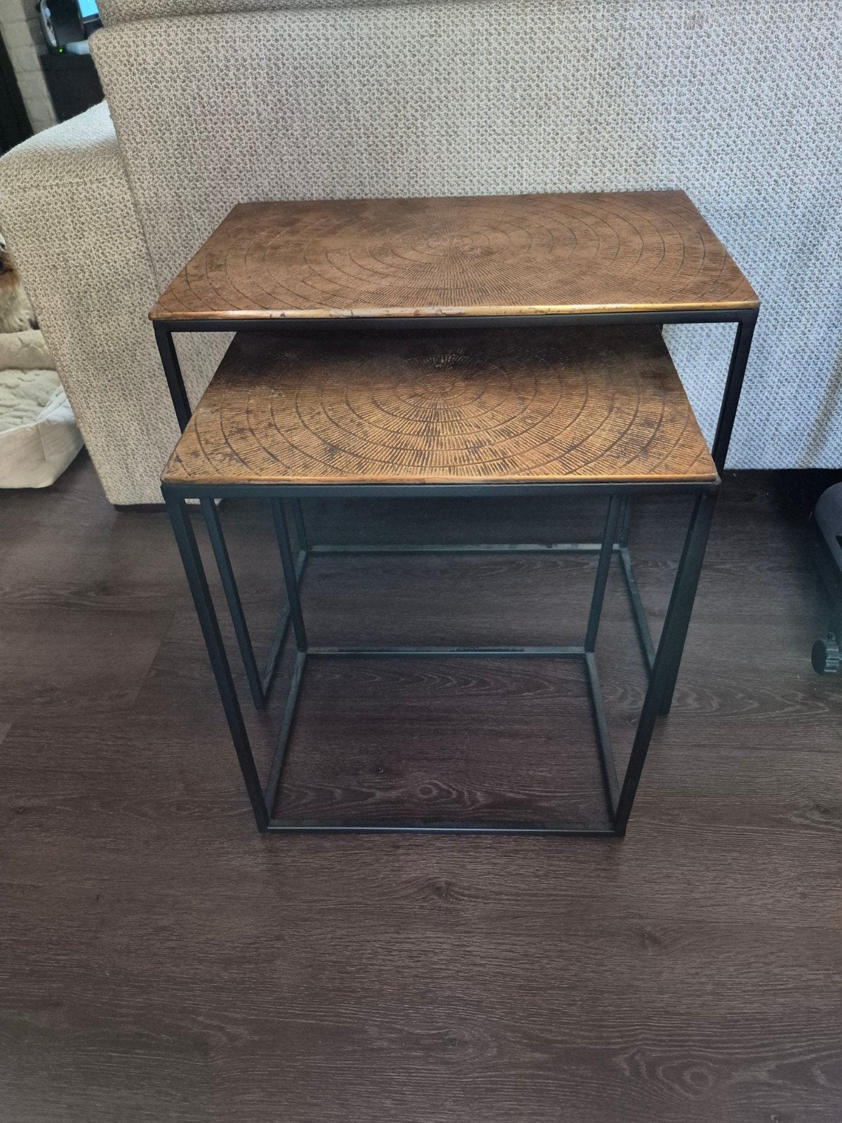 Set van 2 bijzettafels met metalen frame en metalen  blad, Huis en Inrichting, Tafels | Salontafels, Ophalen, 50 – 75, Minder dan 50 cm