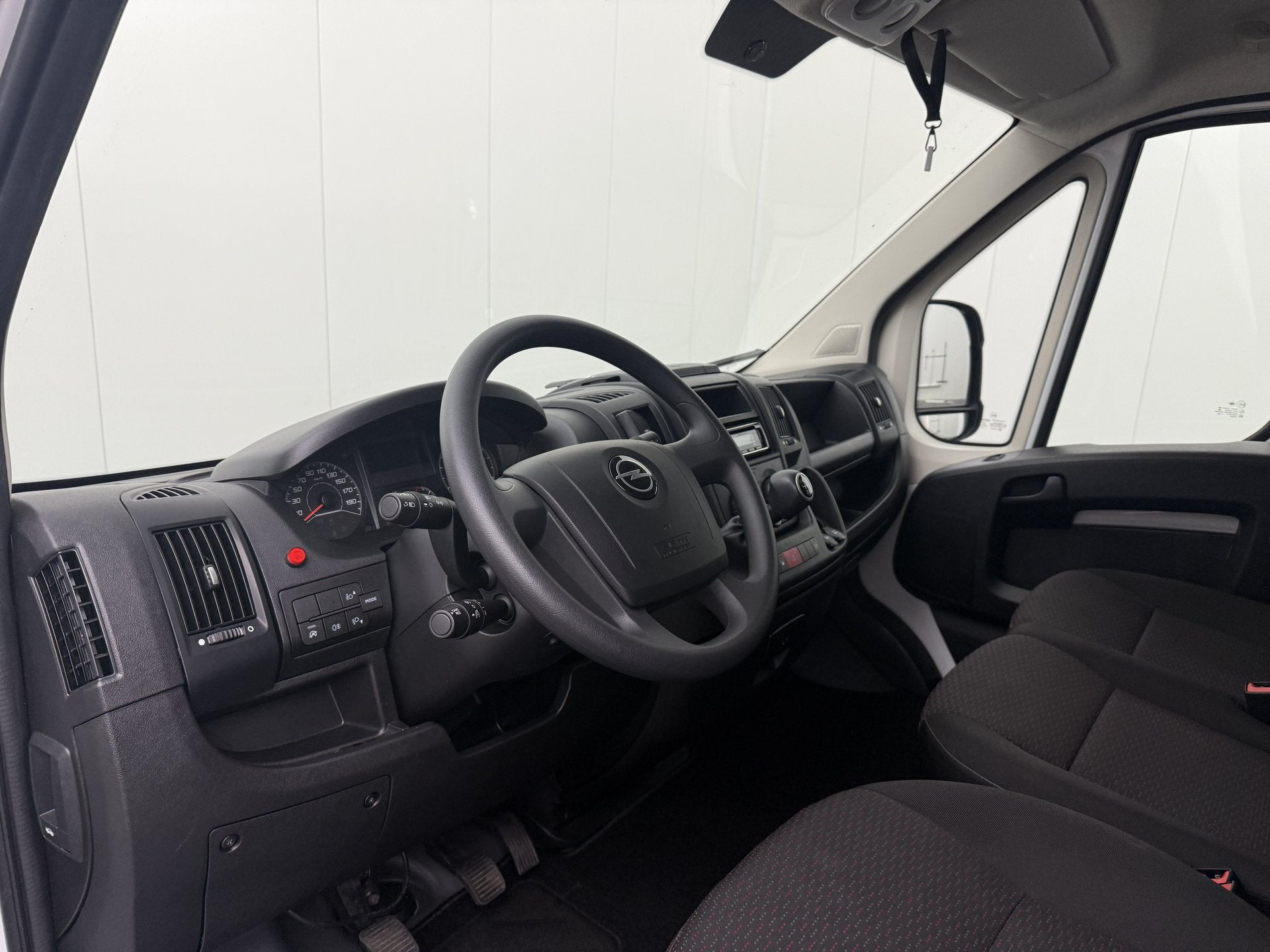 Opel Movano 2.3CDTi 140PK Bakwagen+Laadlift | Dakspoiler | A, Auto's, Elektrische ramen, Stof, Gebruikt, 143 pk