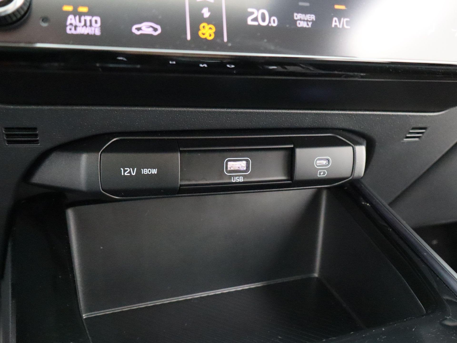 Foto 25 van Kia Niro 1.6 GDi Hybrid DynamicPlusLine | Open dak | Clima |