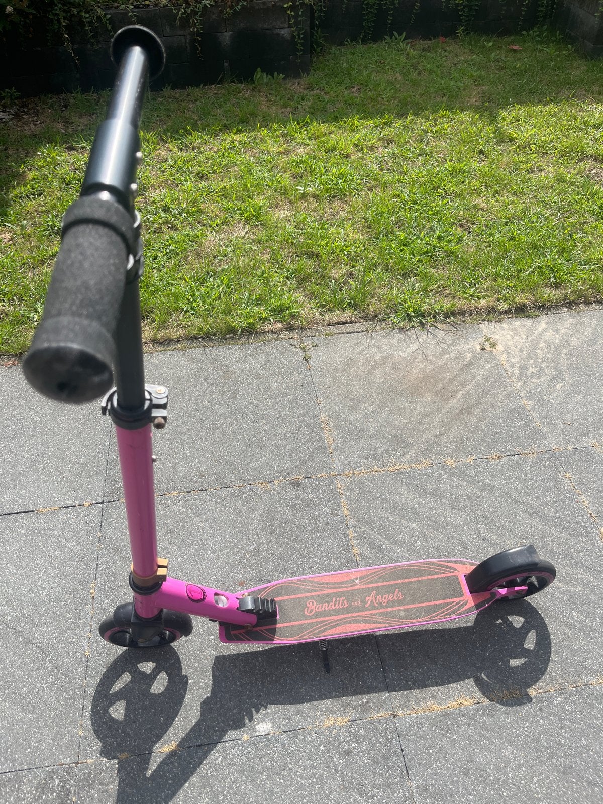 Roze step voor kinderen - Bandits and Angels, Fietsen en Brommers, Ophalen, Gebruikt, Gewone step