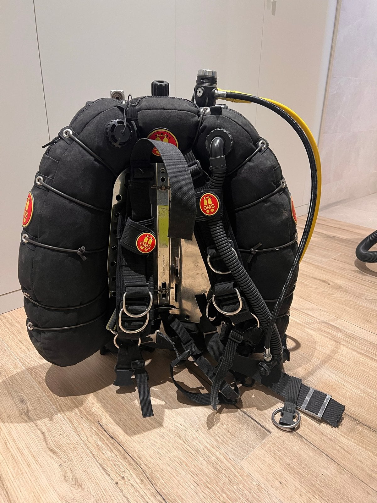 Duikset: Dubbele 10L flessen, OMS Wing 60LBS, RVS Backplate, Watersport en Boten, Ophalen, Zo goed als nieuw, Duikfles