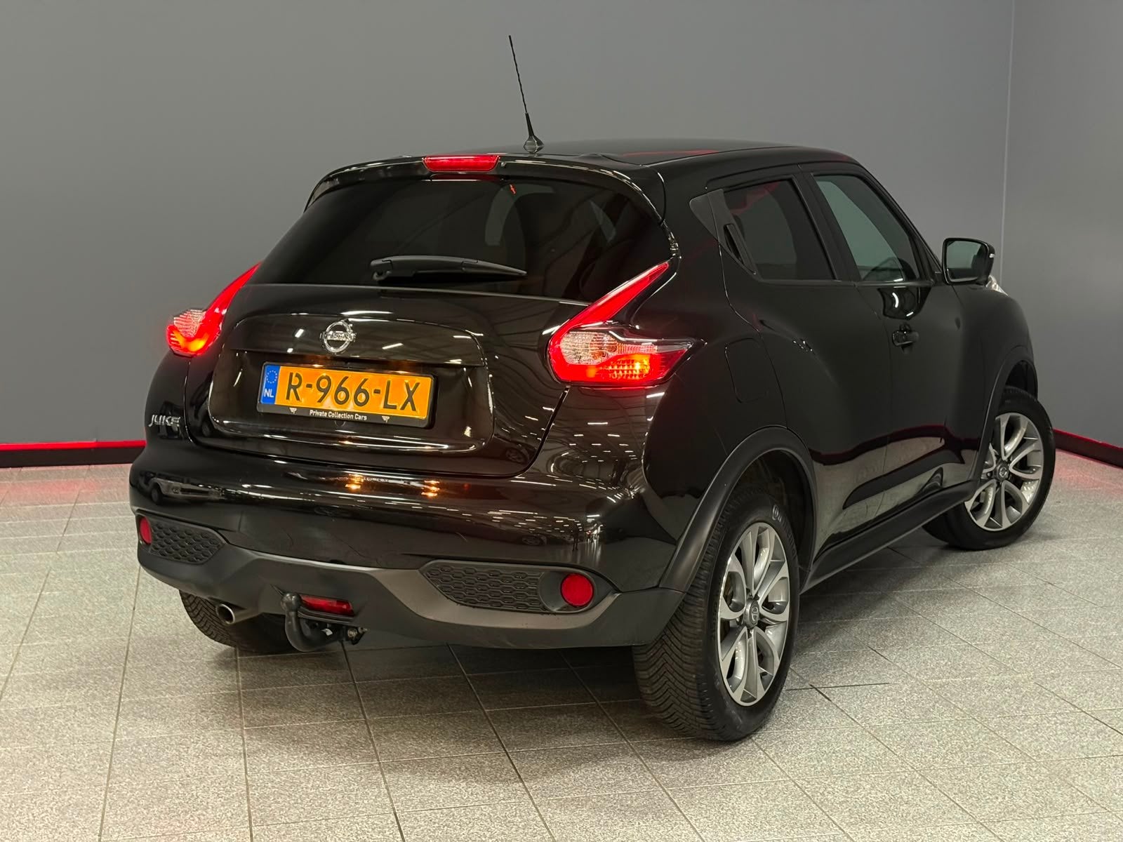 Nissan Juke 1.6 Tekna Leer Automaat 360 Camera (bj 2017), Auto's, Nissan, 4 cilinders, Zwart, Leder, Bedrijf