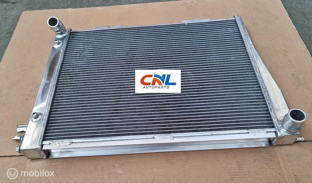 Radiateur  BMW 5 E28 525i/528i/533i/535i;6 E24 628/633/635, Auto-onderdelen, Motor en Toebehoren, Nieuw, Ophalen of Verzenden