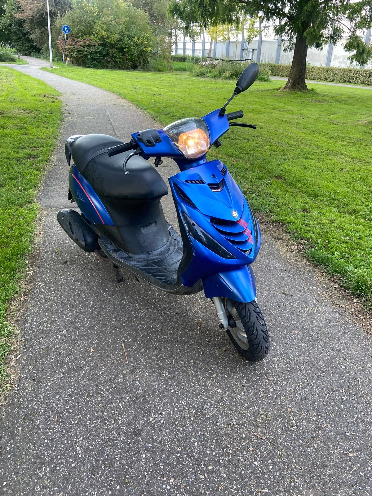 Piaggio zip, Fietsen en Brommers, Scooters | Piaggio, Ophalen, Zo goed als nieuw, Benzine, Zip