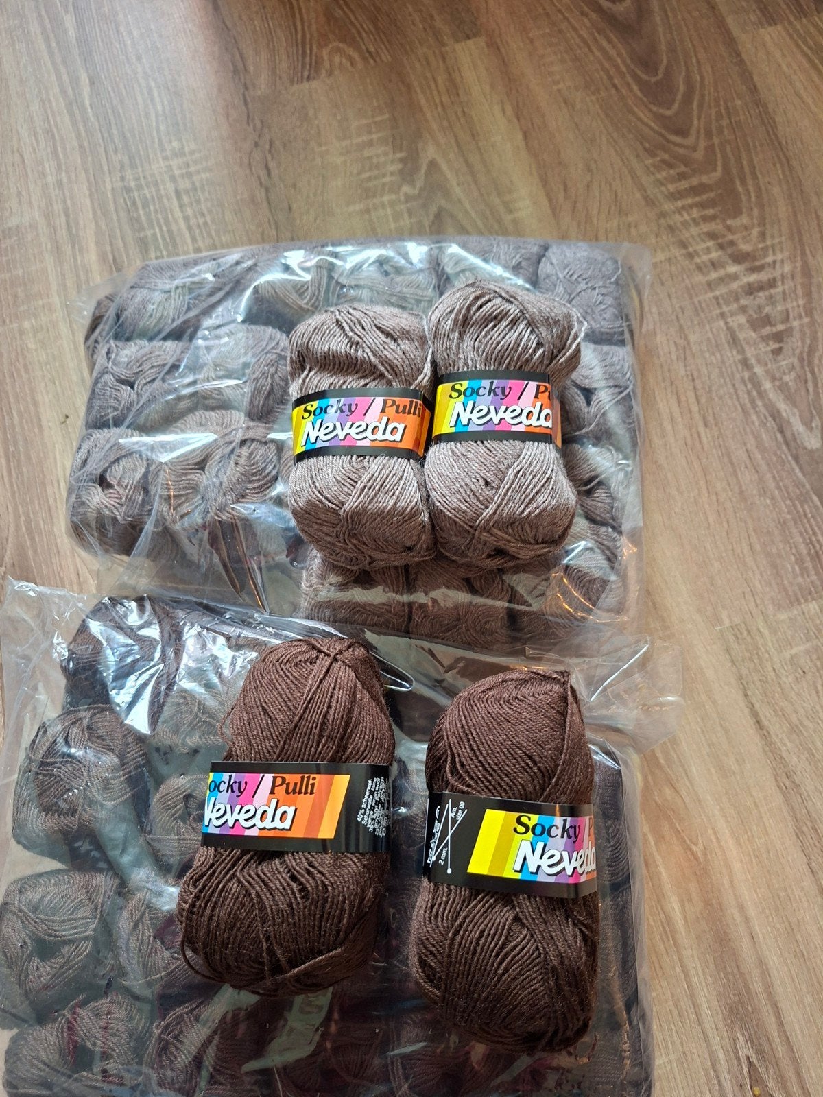 Sokkenwol Neveda 40 stuks;nieuw., Ophalen of Verzenden, Nieuw, Breien of Haken, Wol of Garen