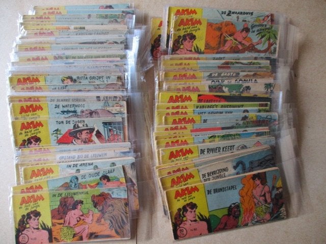 w0528 akim 75x, Meerdere stripboeken, Ophalen, Gelezen