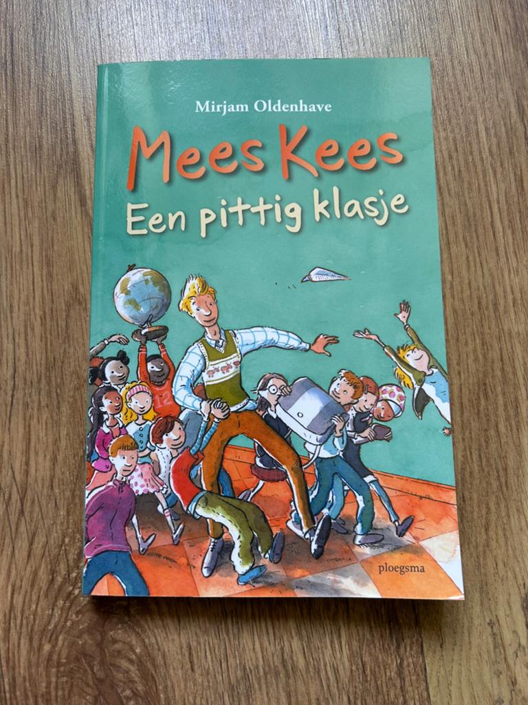Mees kees een pittig klasje paperback, Boeken, Ophalen of Verzenden, Zo goed als nieuw, Fictie algemeen