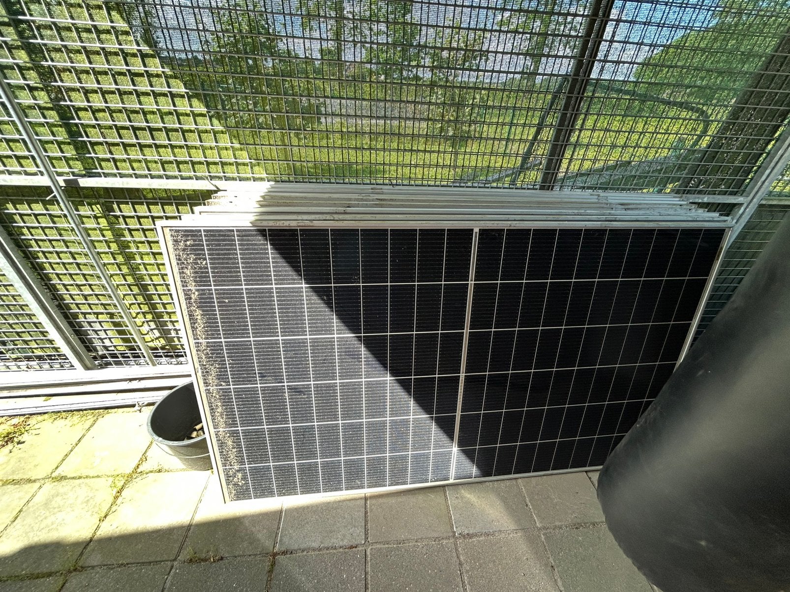 8 zonnepanelen met dakrail, Doe-het-zelf en Verbouw, Zonnepanelen en Toebehoren, Ophalen, Gebruikt, Paneel
