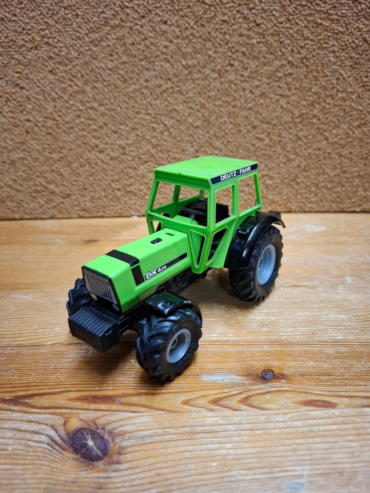 Siku Deutz DX 4.70, Hobby en Vrije tijd, Modelauto's | 1:32, Ophalen of Verzenden, Gebruikt, Tractor of Landbouw, SIKU