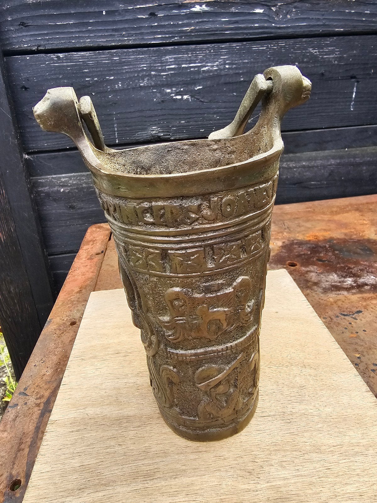 Bronzen wijschenk beker., Ophalen of Verzenden, Brons