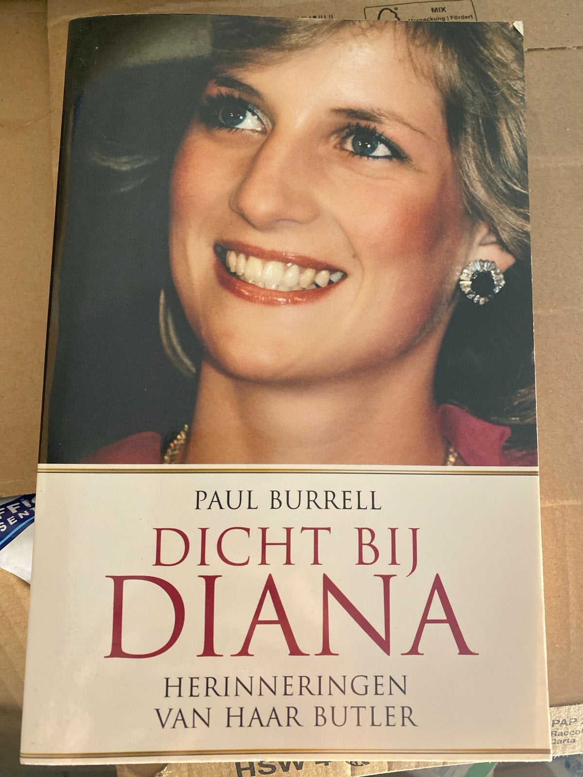 Dicht bij Diana: Herinneringen van haar butler, Ophalen of Verzenden, Zo goed als nieuw, Overige