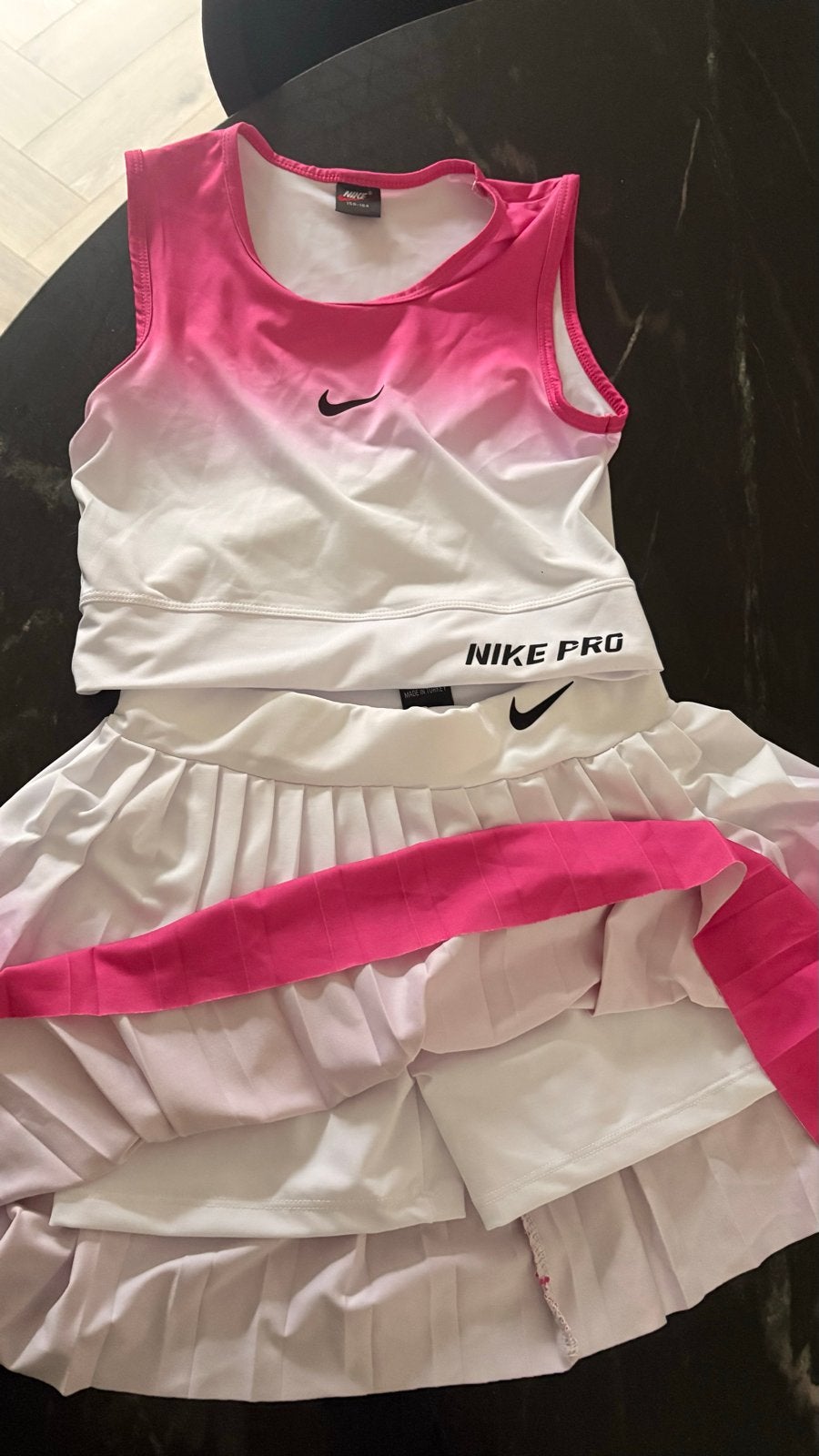 Nike Pro sportset: top en rokje - roze/wit (maat 158-164), Ophalen of Verzenden, Roze, Maat 34 (XS) of kleiner, Fitness of Aerobics