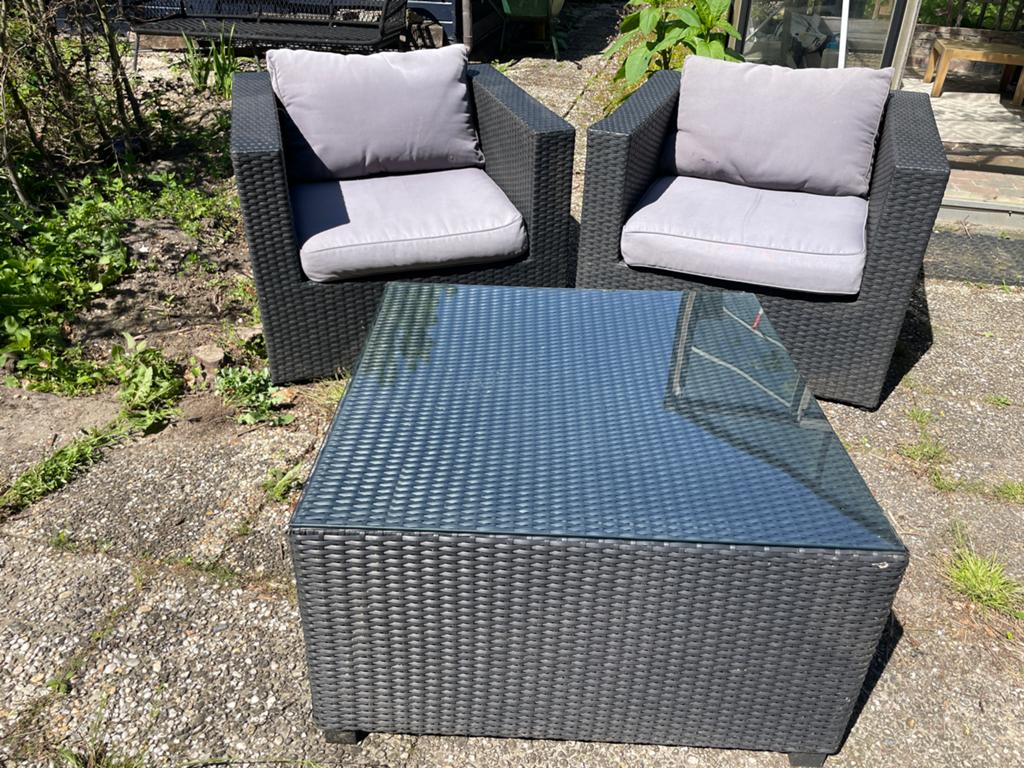 Loungeset: 2 stoelen en tafel met glasplaat, Gebruikt, Loungeset, Wicker, Stoel