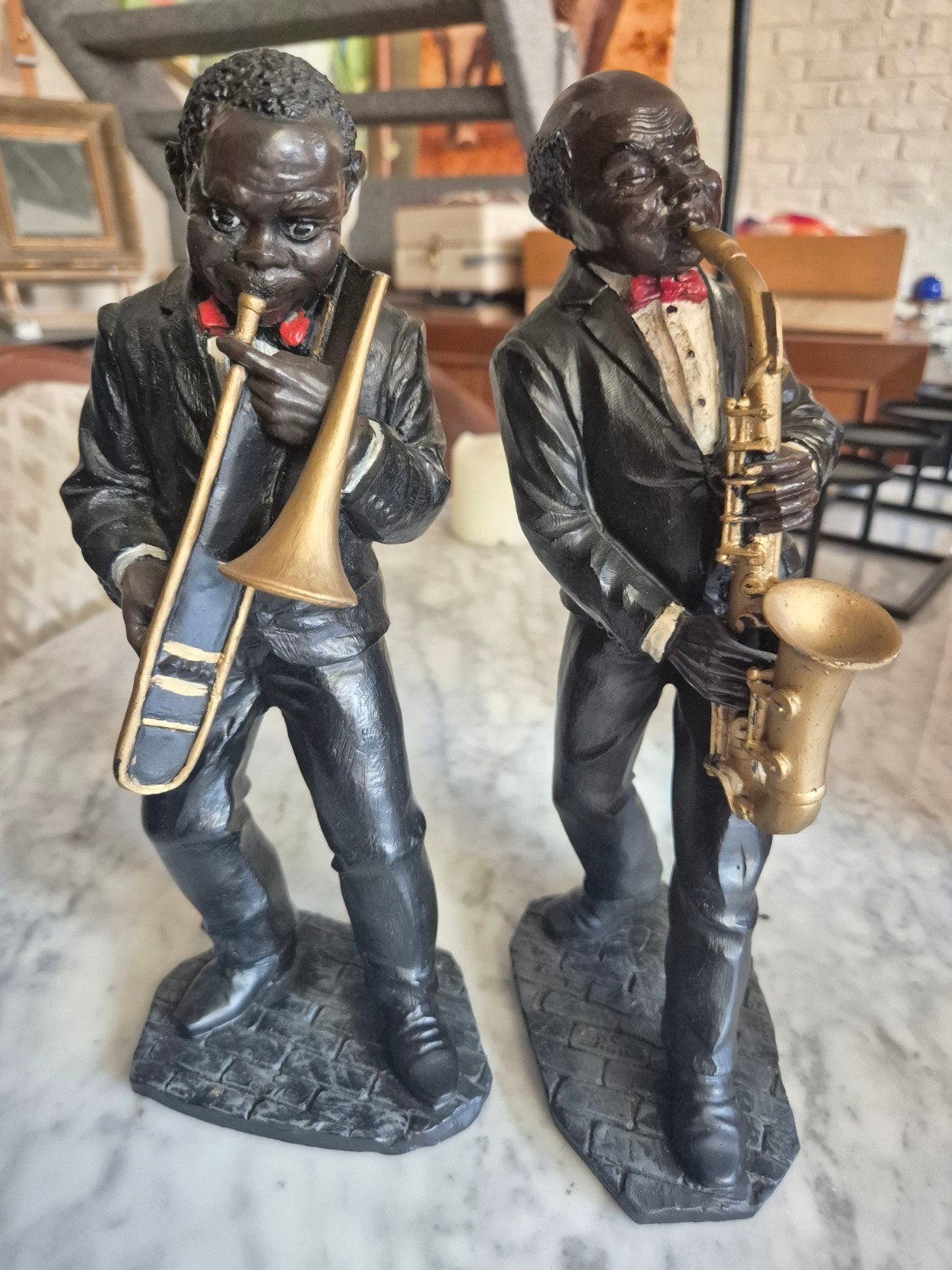 Set van 2 Jazz Muzikanten Beelden - Saxofoon & Trombone, Ophalen of Verzenden, Beeld, Composieten, Klassiek