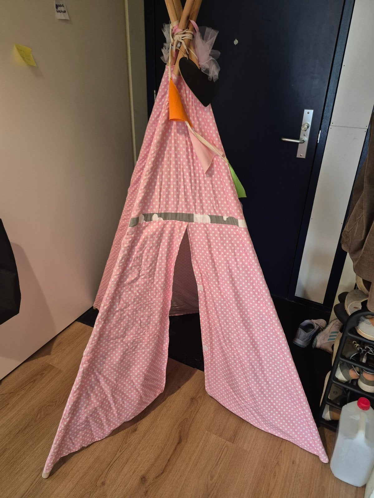 Roze Tipi Tent met Witte Stippen voor Kinderen, Ophalen, Zo goed als nieuw