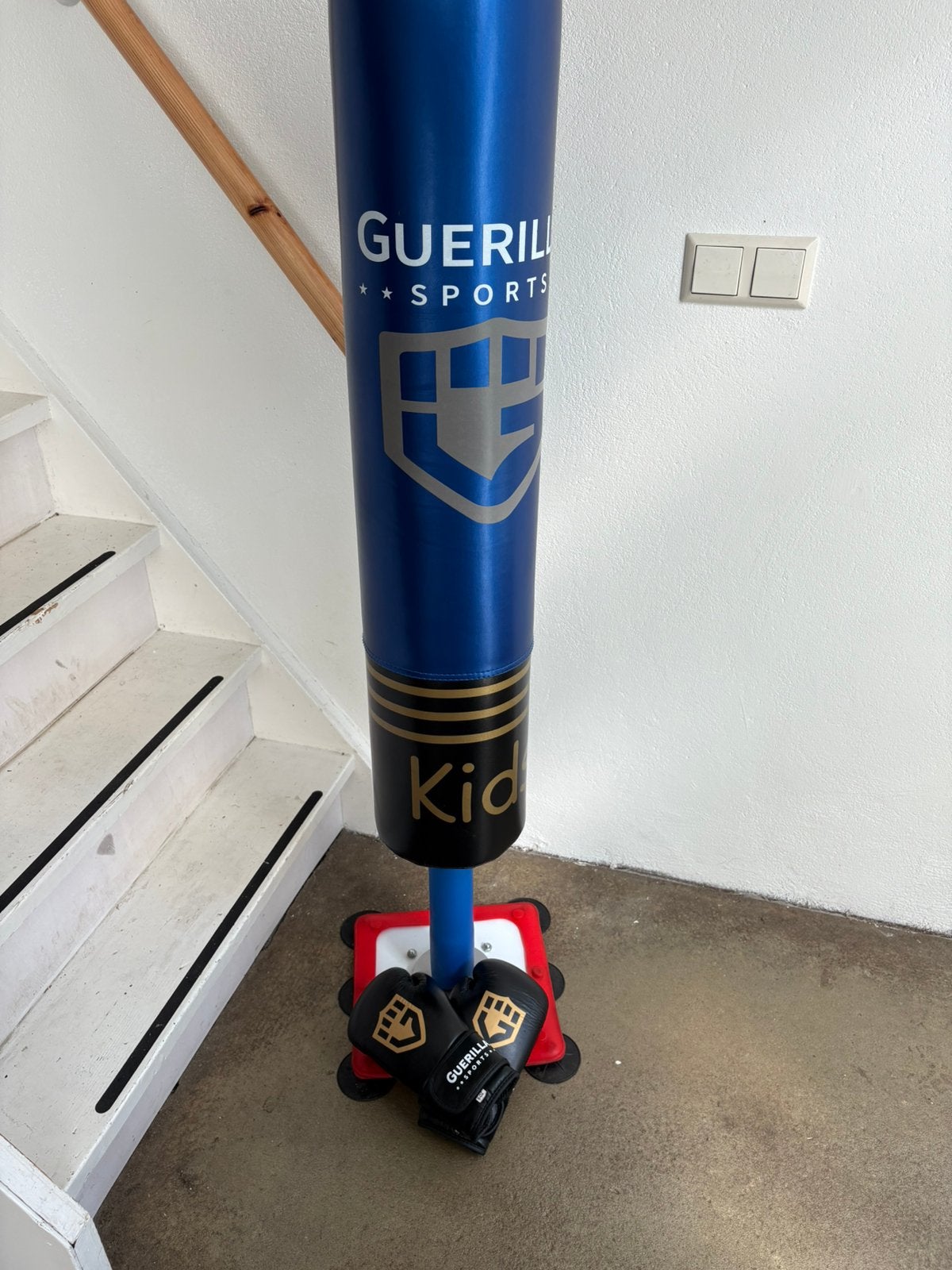 Guerilla Sports Kids staande bokszak incl. bokshandschoenen, Ophalen, Zo goed als nieuw, Bokszak
