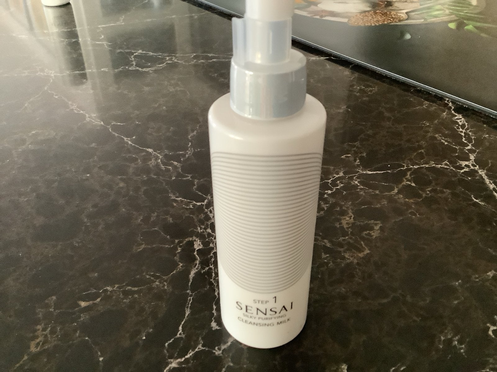 Sensai Silky Purifying Cleansing Milk - Stap 1, Ophalen of Verzenden, Nieuw, Gehele gezicht, Reiniging