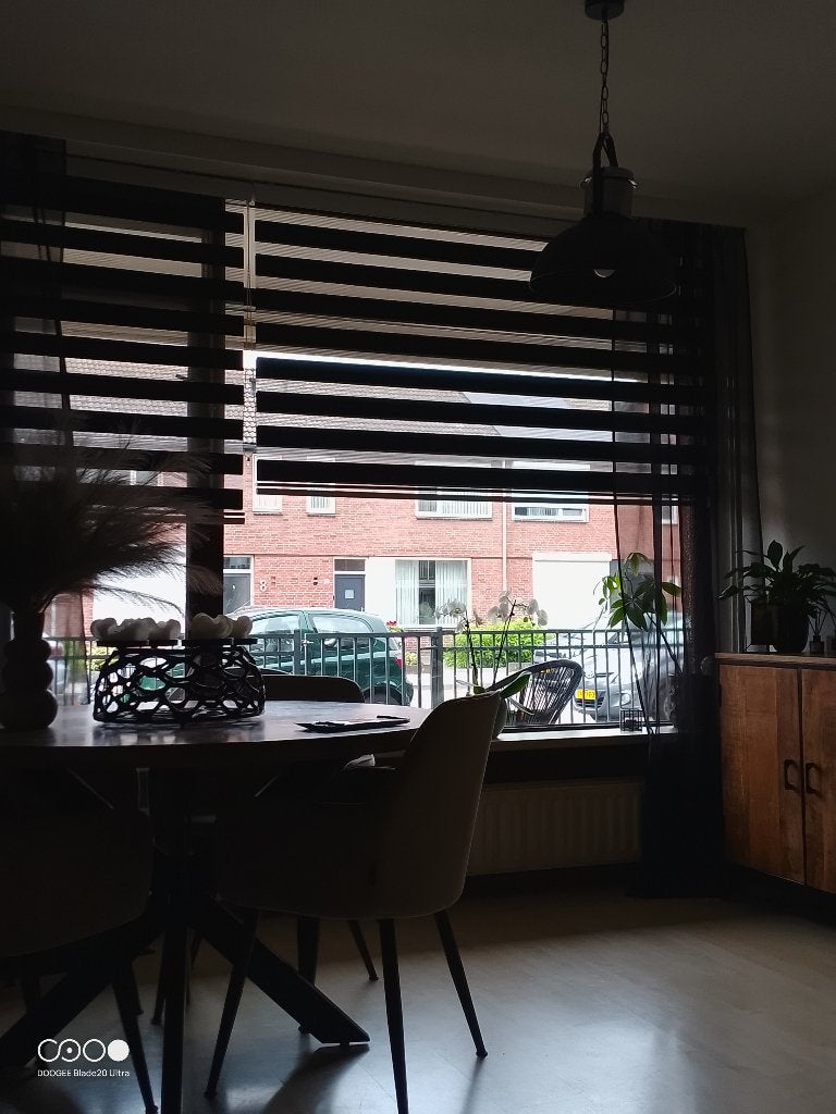DUO zwarte Rolgordijnen, Ophalen, Zwart, 50 tot 100 cm, Zo goed als nieuw