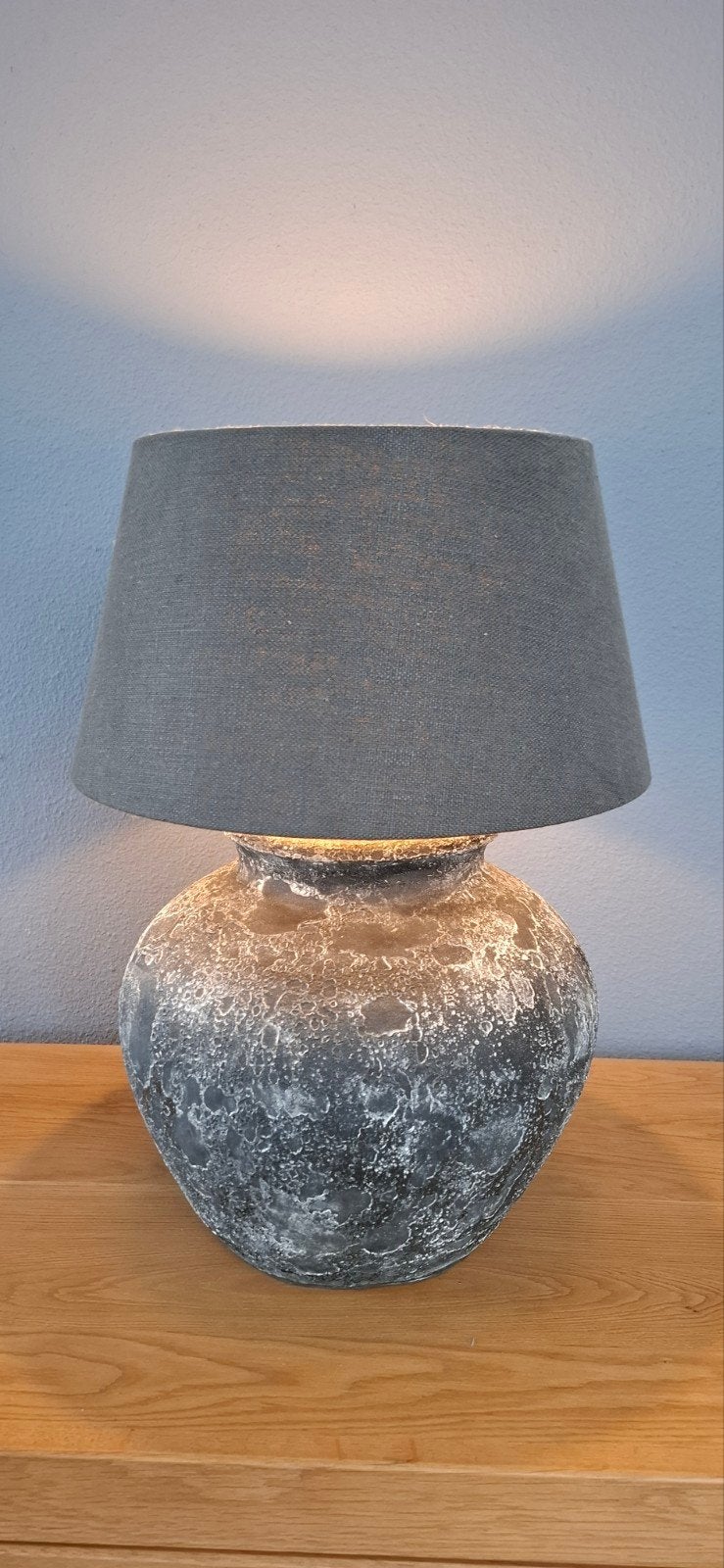 robuuste, landelijke kruiklamp (vaaslamp), Ophalen, Tafellamp, Zo goed als nieuw, 60 cm