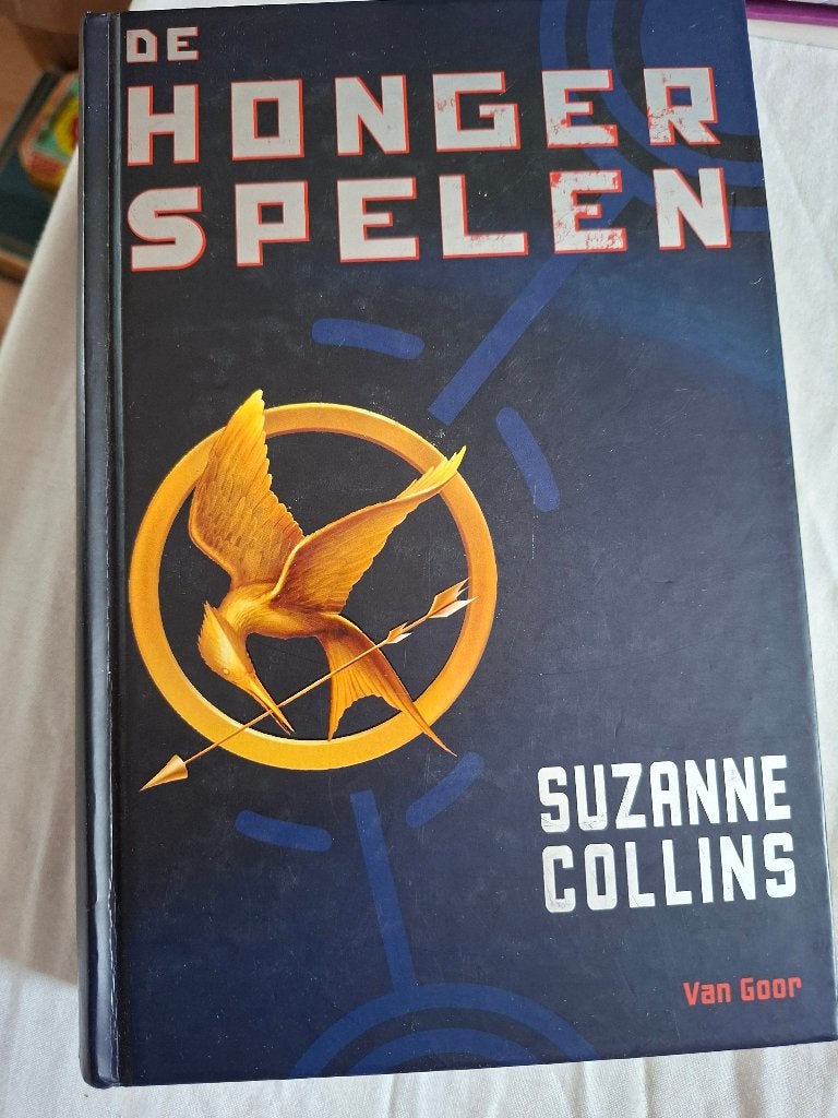 Suzanne Collins, de hongerspelen, Ophalen of Verzenden, Zo goed als nieuw