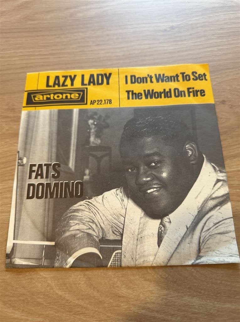 Fats Domino - Lazy Lady - I Don't Want To Set The World On, Ophalen of Verzenden, Zo goed als nieuw, Pop