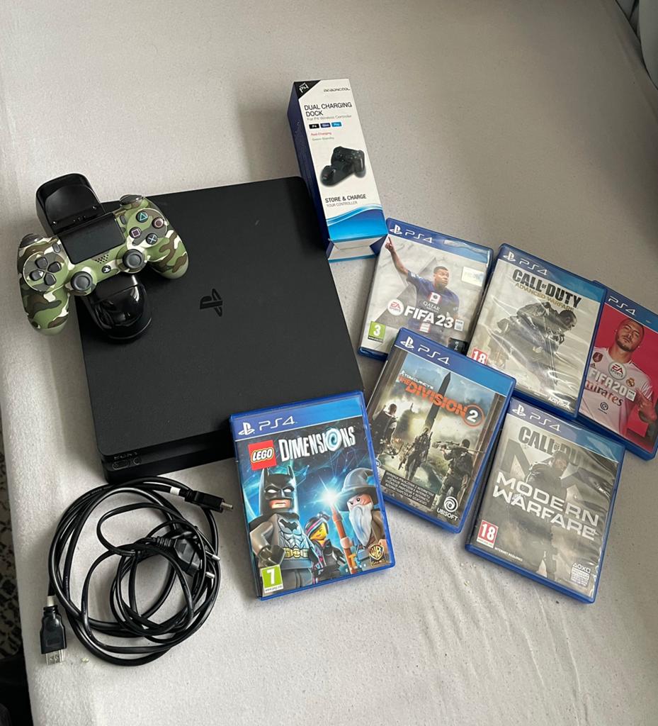 PlayStation 4 Slim met games en controller, Spelcomputers en Games, Spelcomputers | Sony PlayStation 4, Zo goed als nieuw, Slim