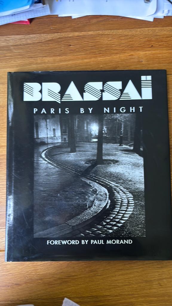 Brassaï: Paris by Night - Iconische Fotografie, Boeken, Ophalen of Verzenden, Zo goed als nieuw, Fotografie algemeen