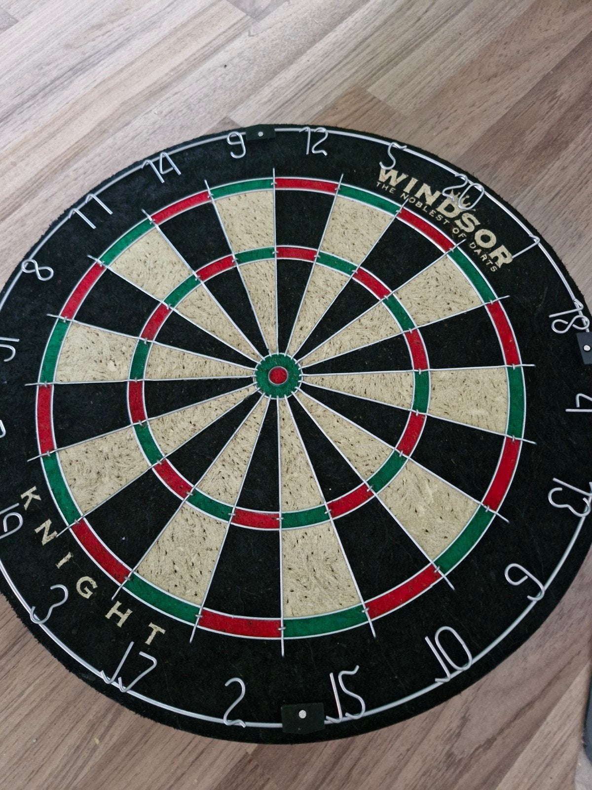 Dartbord met scorebord en pijlen, Ophalen, Zo goed als nieuw, Dartbord met pijlen