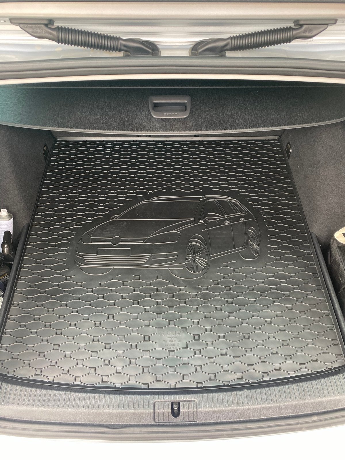 Rigum Rubberen kofferbakmat met VW Golf-variant-reliëf, Ophalen of Verzenden, Zo goed als nieuw