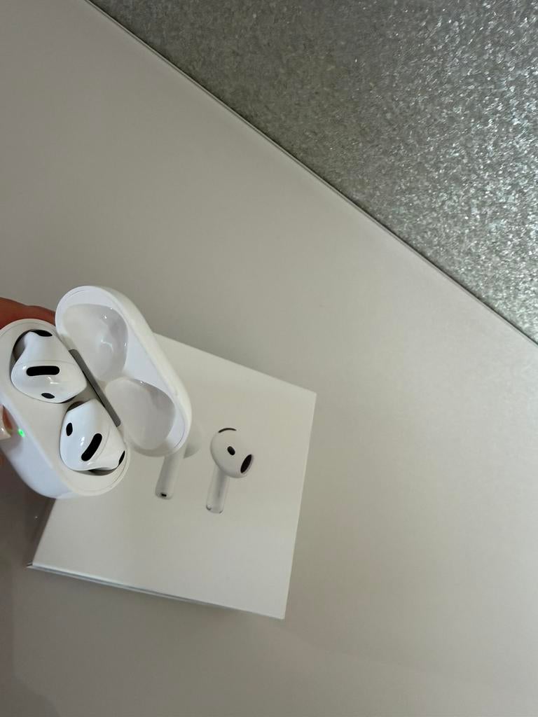 Airpods 4, Telecommunicatie, Mobiele telefoons | Oordopjes, Ophalen, Zo goed als nieuw