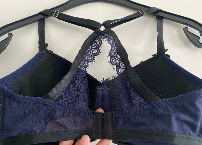 Splinternieuwe hunkemöller bh cup 75E met kant. Koopje €4,-!, Ophalen, Blauw, BH