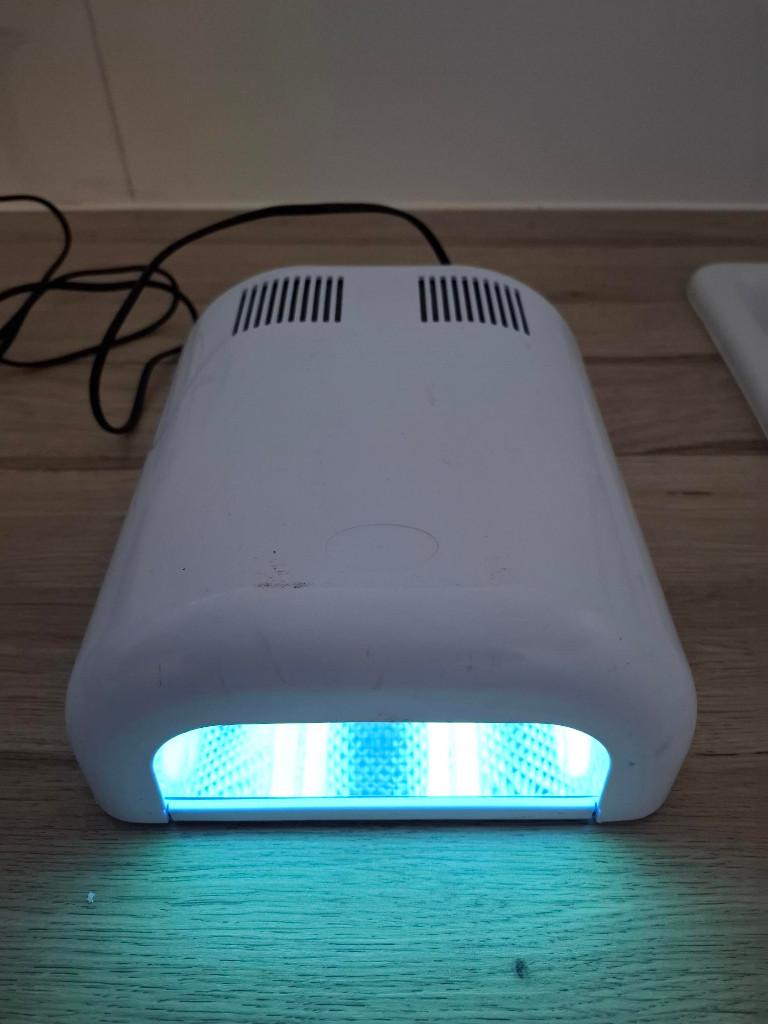 nagel droog lamp, Gebruikt, Wit, Ophalen of Verzenden, Handen en Nagels