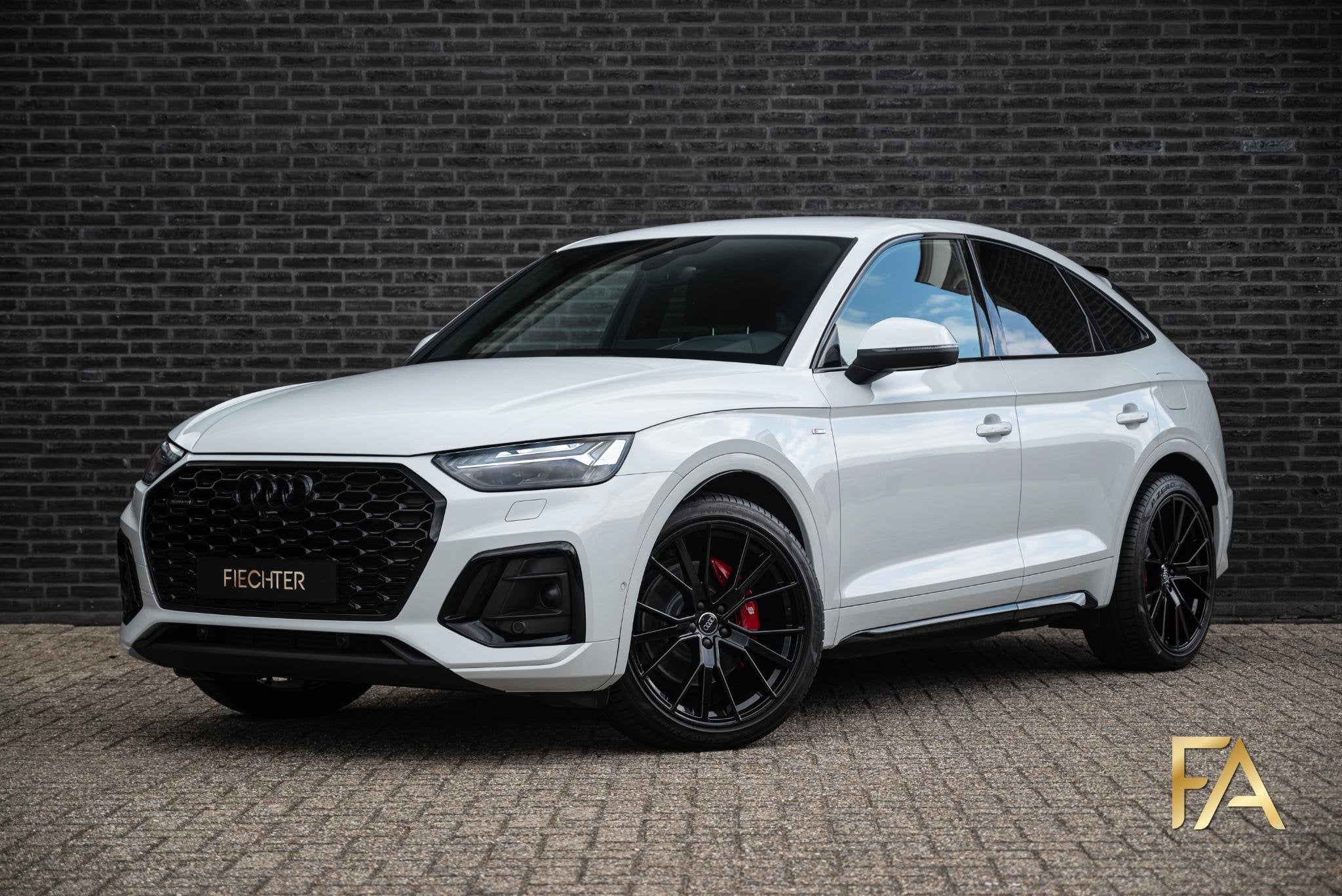 Audi Q5 Sportback 55 TFSI e S edition Competition Ruitleder|, Auto's, Dealer onderhouden, 14 kWh, Gebruikt, 4 cilinders
