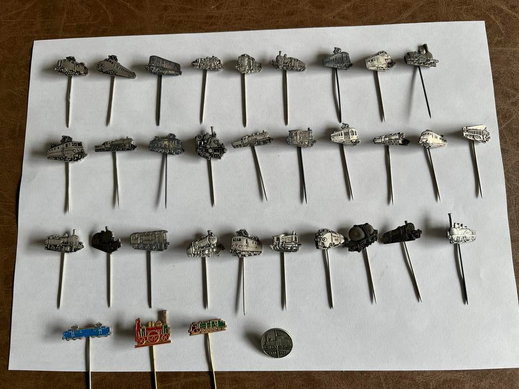 Antieke verzilverde speldjes van de Nederlandse Spoorwegen, Ophalen of Verzenden, Zilver