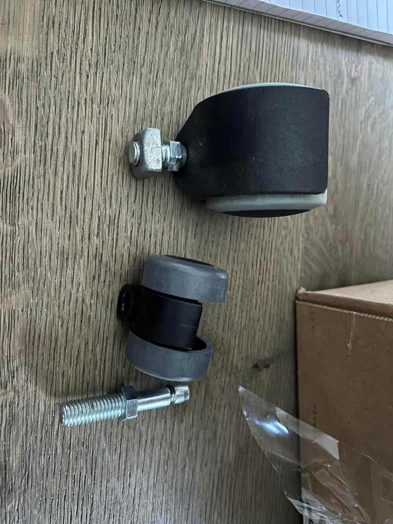 22 zwenkwieltjes 35mm nieuw meubel wieltjes, Ophalen of Verzenden, Nieuw