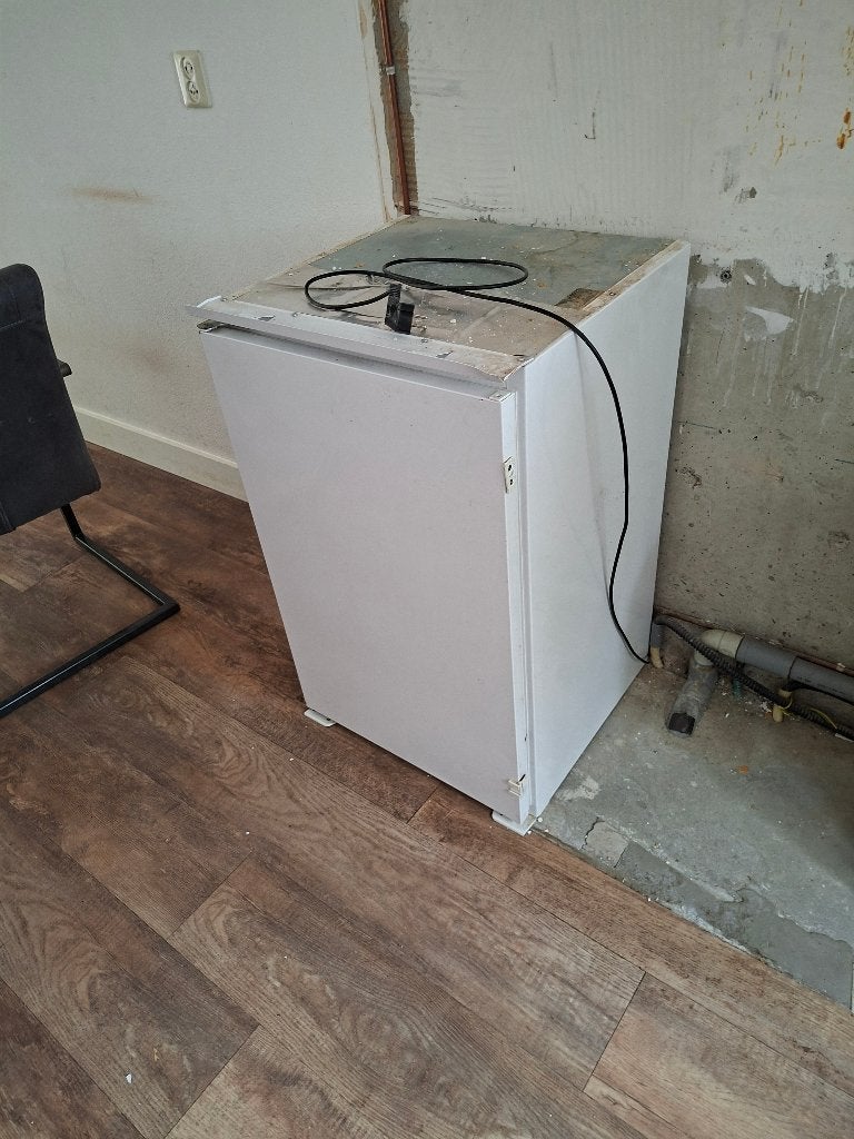 Inbouw vriezer -gratis-, Witgoed en Apparatuur, Vriezers en Diepvrieskisten, Gebruikt, Minder dan 60 cm, Inbouw, Ophalen