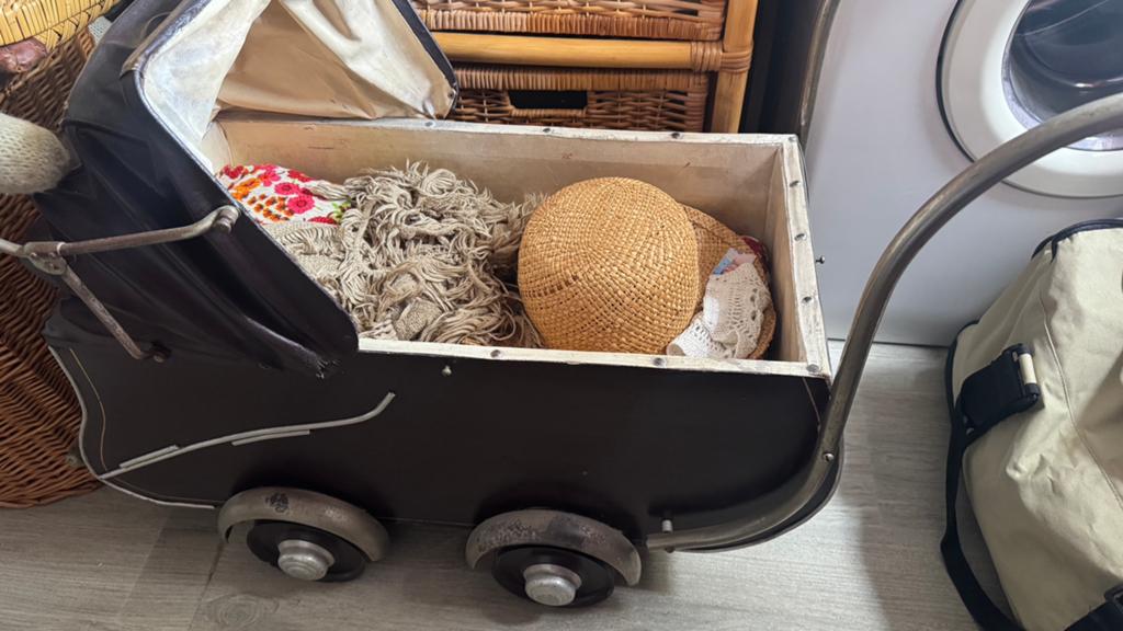 Antieke poppenwagen, Antiek en Kunst, Ophalen
