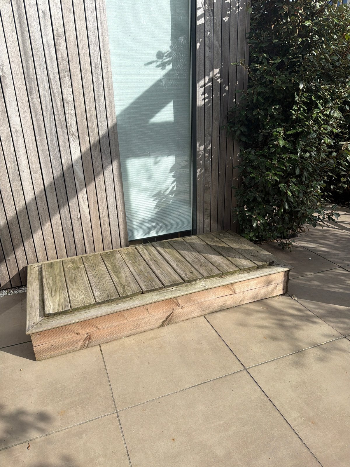 Houten zandbak met deksel, Ophalen, Gebruikt