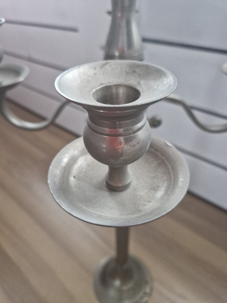Foto 2 van Kandelaar zilverkleurig